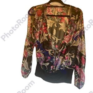 Dulce Carola Floral Shear Cold Shoulder Top Size Medium